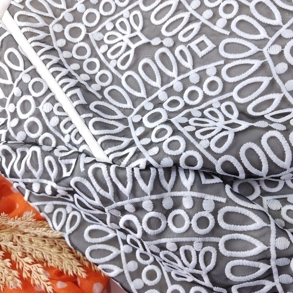 New Katherine Kelly Grey Ivory Lace Embroidered Ivory Overlay Blazer Jacket sz 4 - Picture 11 of 13